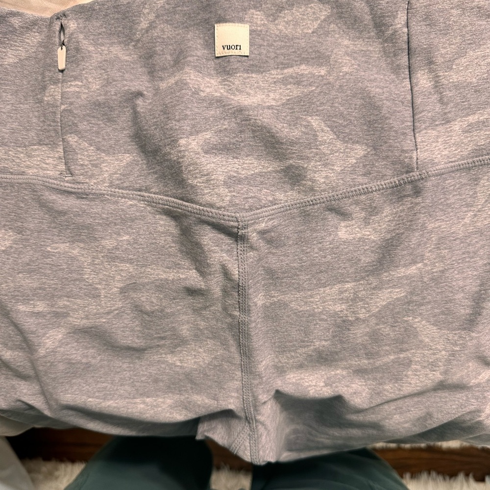 Vuori Gray Camo Leggings - Size M
